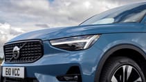 Volvo XC40 exterior front headlights and grille