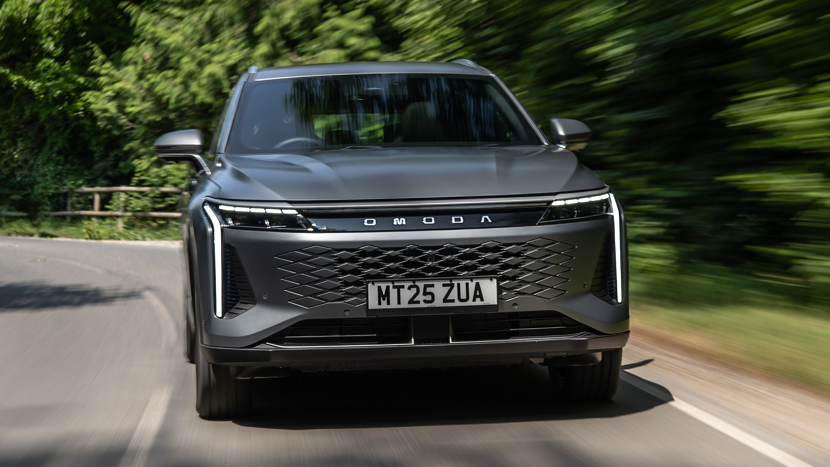 Omoda 9 front