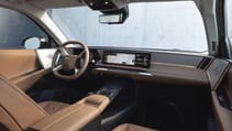 DS No 8 interior front