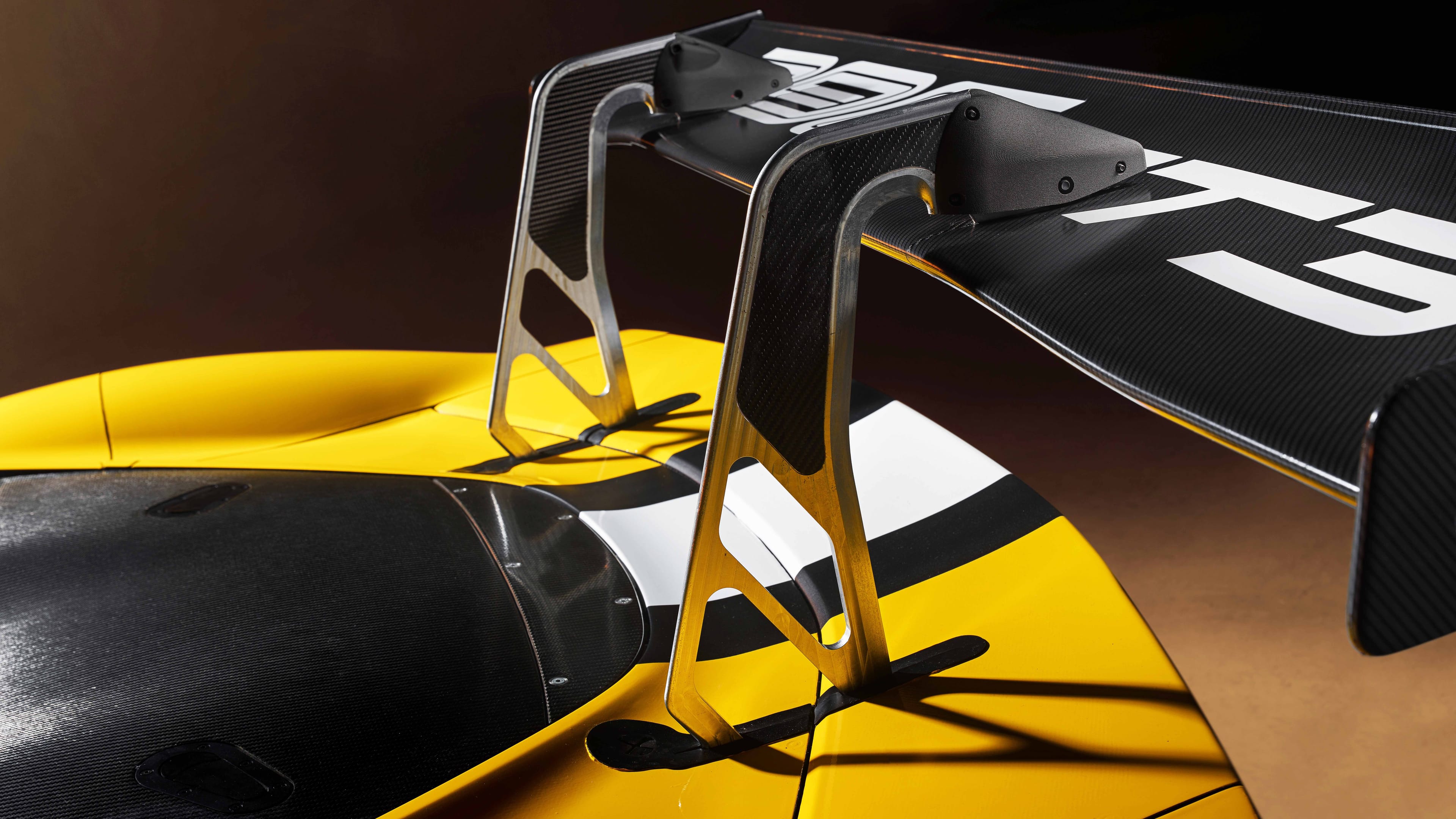 Ferrari_296_GT3_Evo_detail_wing_1.jpg?w=