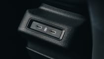 Renault 4 USB-Cs