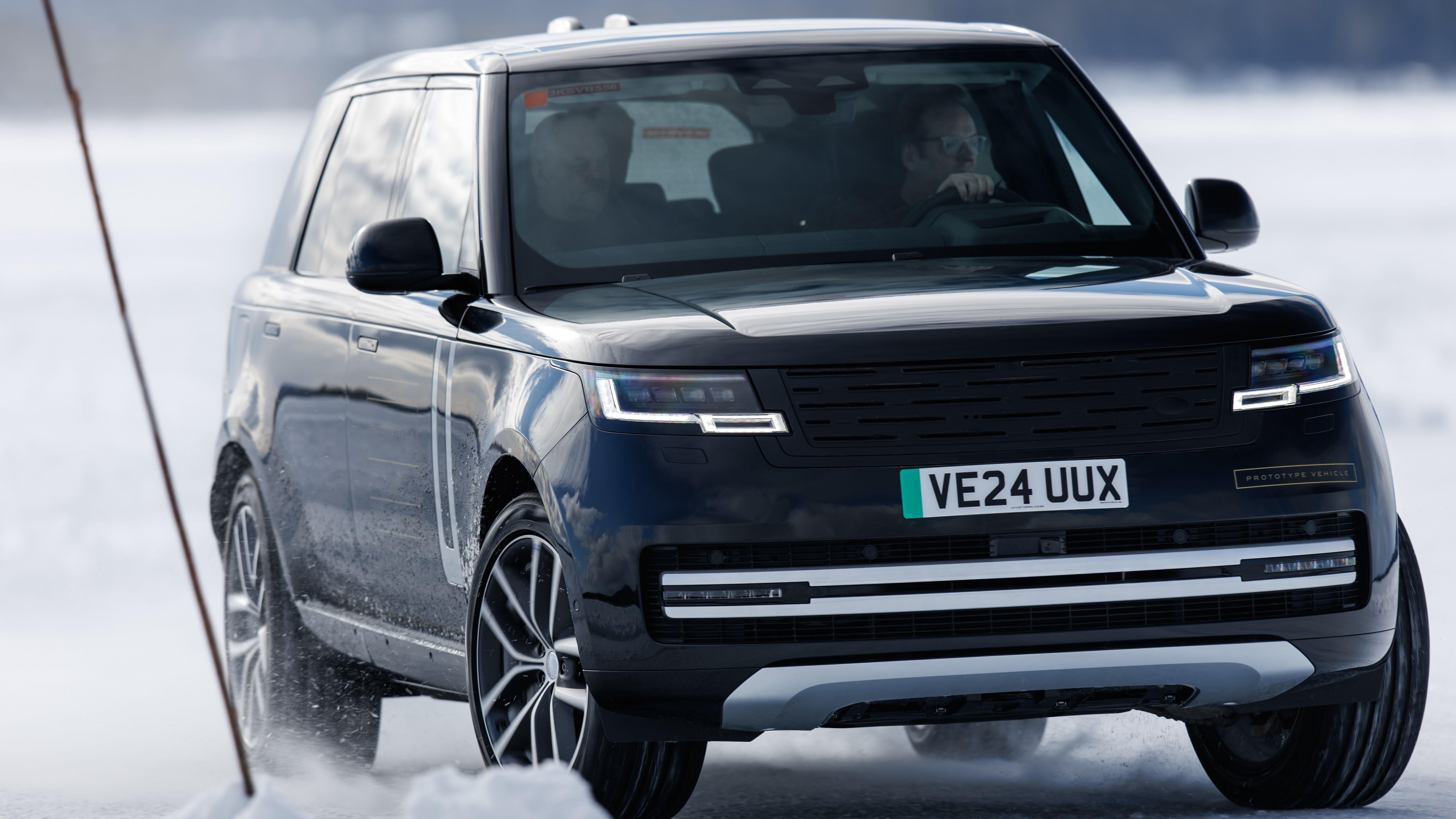 Range Rover electric 2025