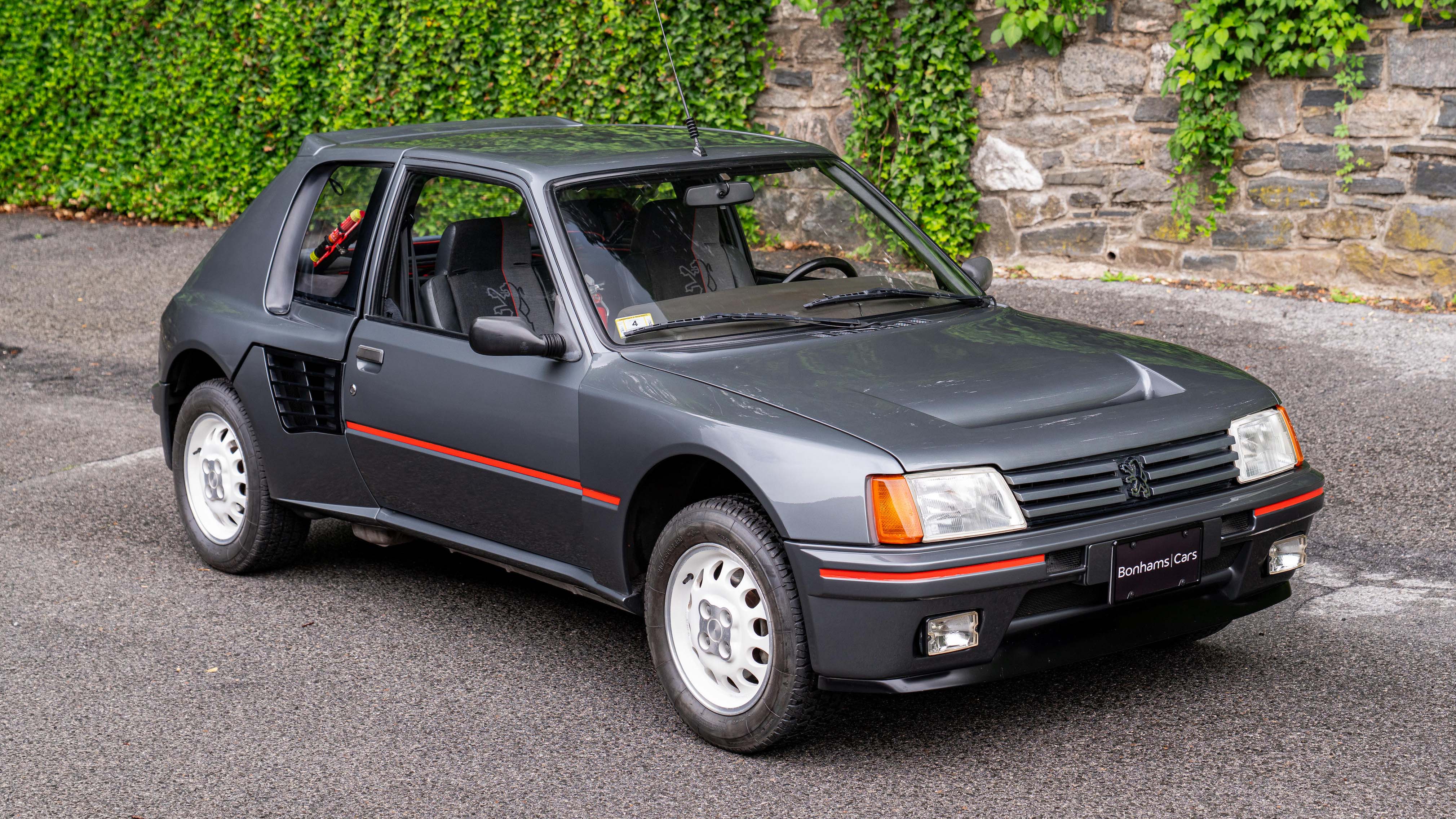 Peugeot 205 T16
