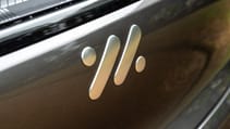 MG IM6 boot release logo