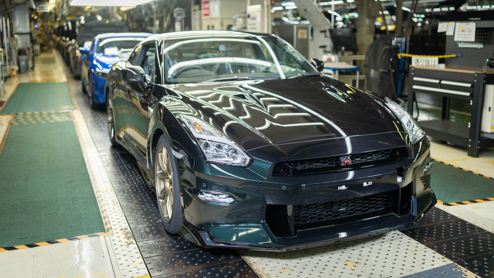 Boo! Nissan has finally built its last ever R35 GT-R | Top Gear