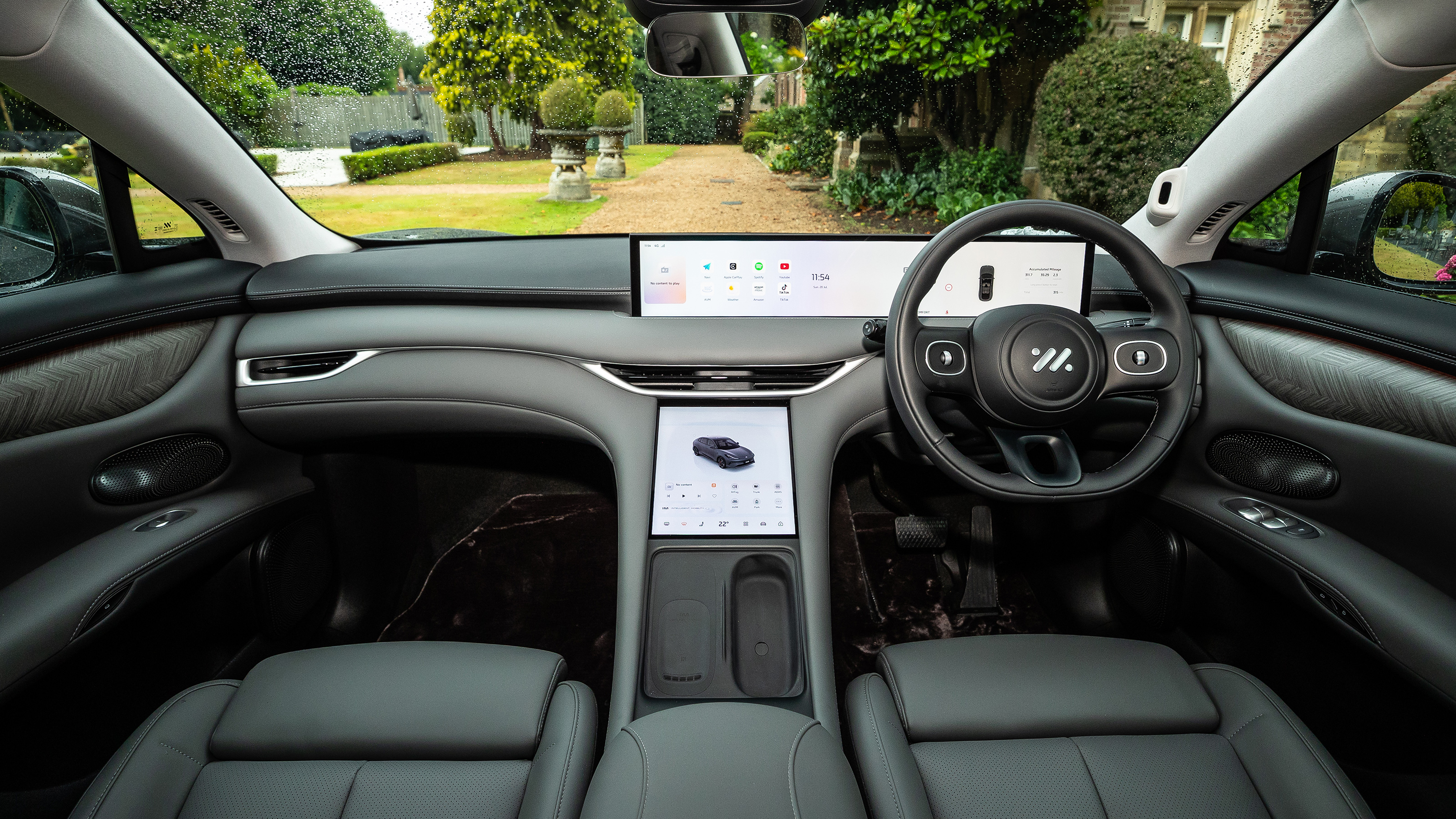 MG IM6 interior