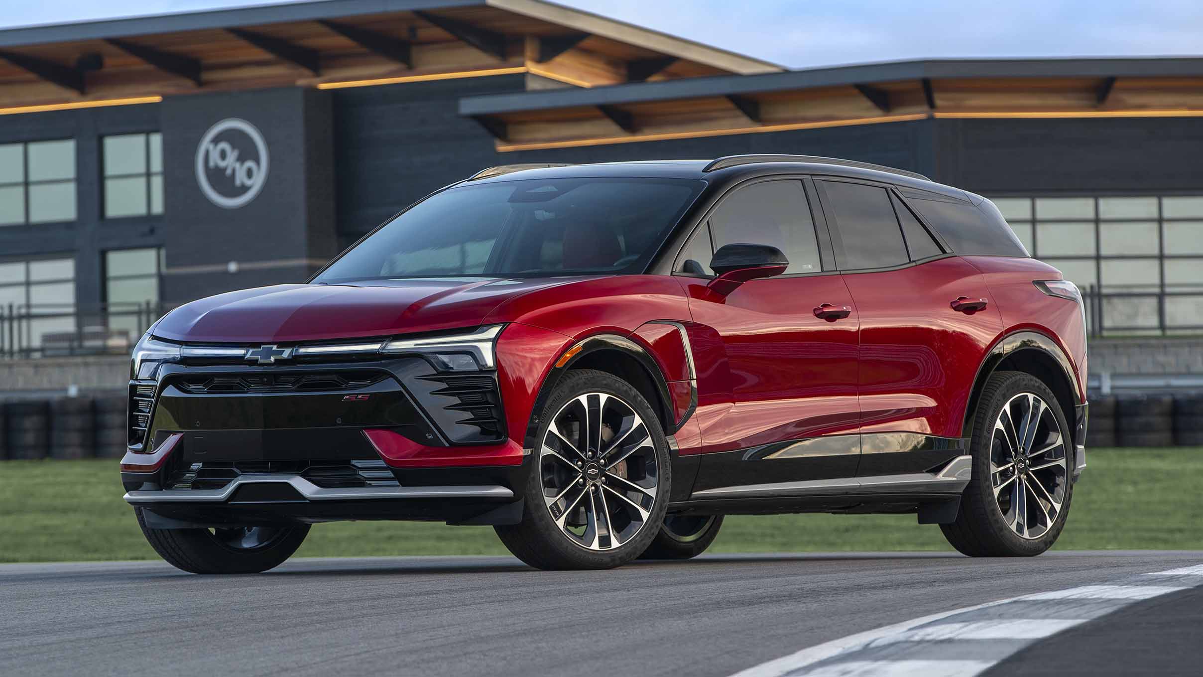 Chevrolet Blazer SS exterior front three quarter