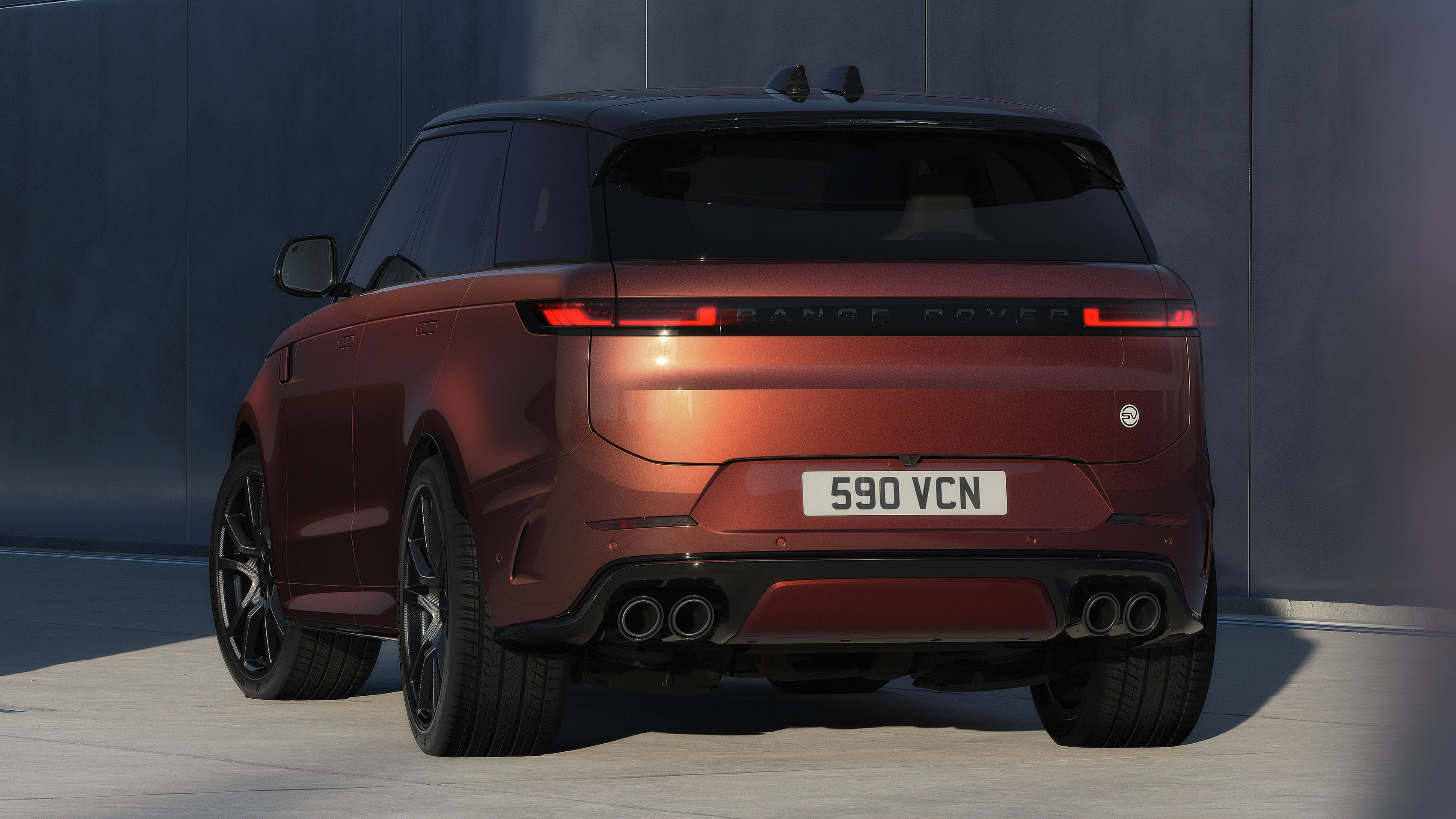 Range Rover Sport SV Carbon revealed