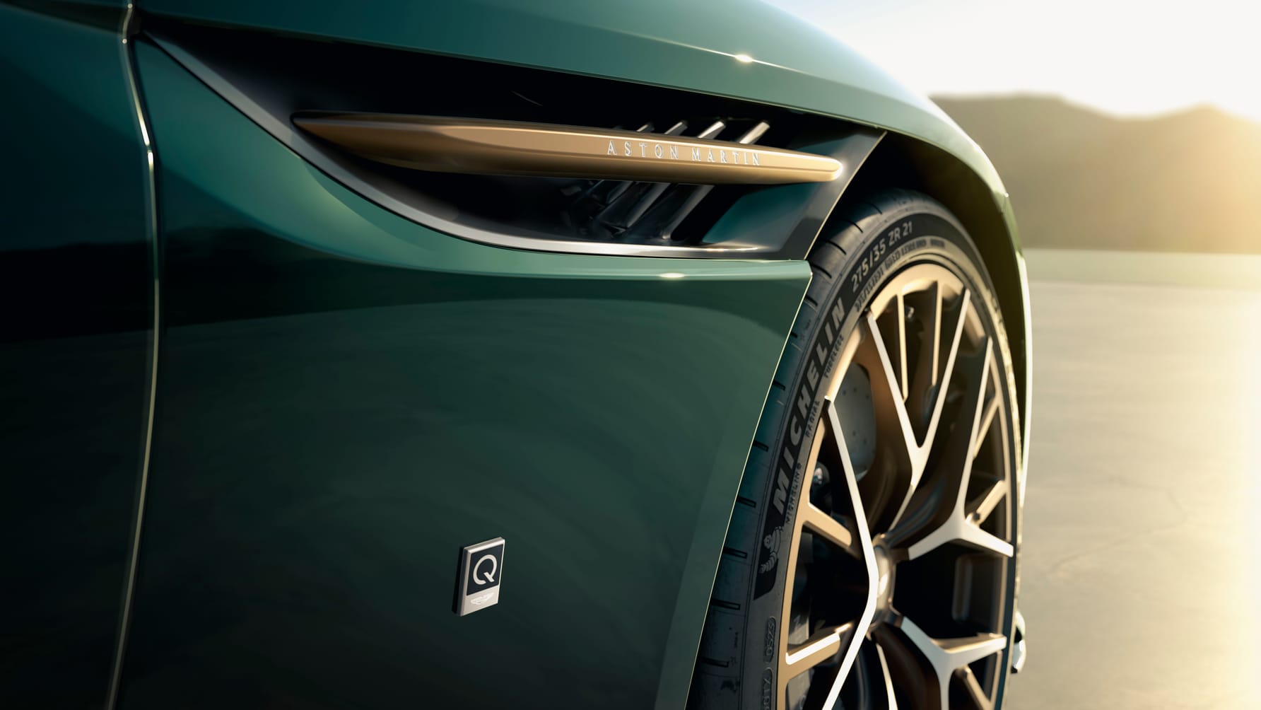 애스턴마틴 오픈톱 로드스터