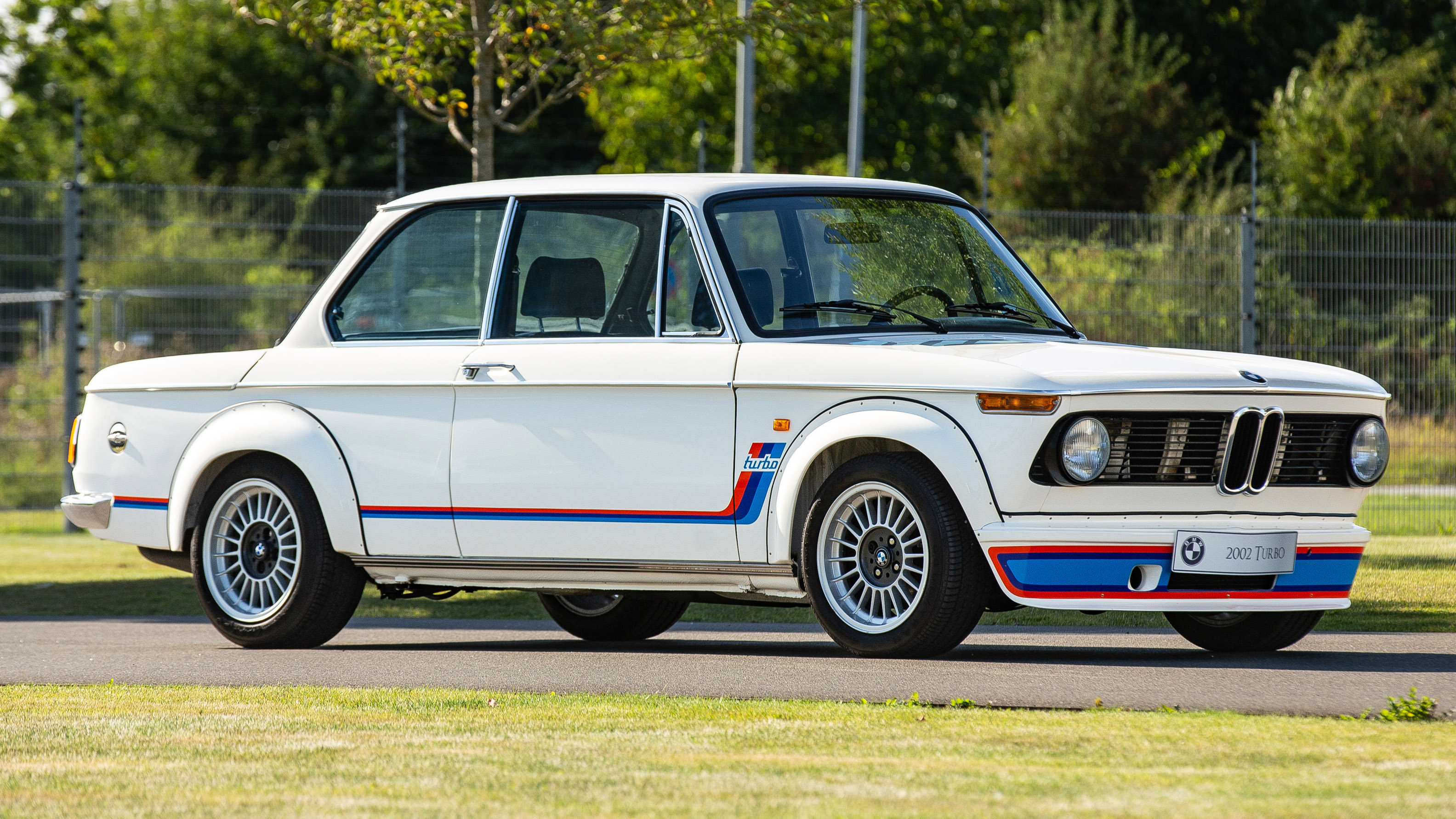 1975-BMW-2002-Turbo