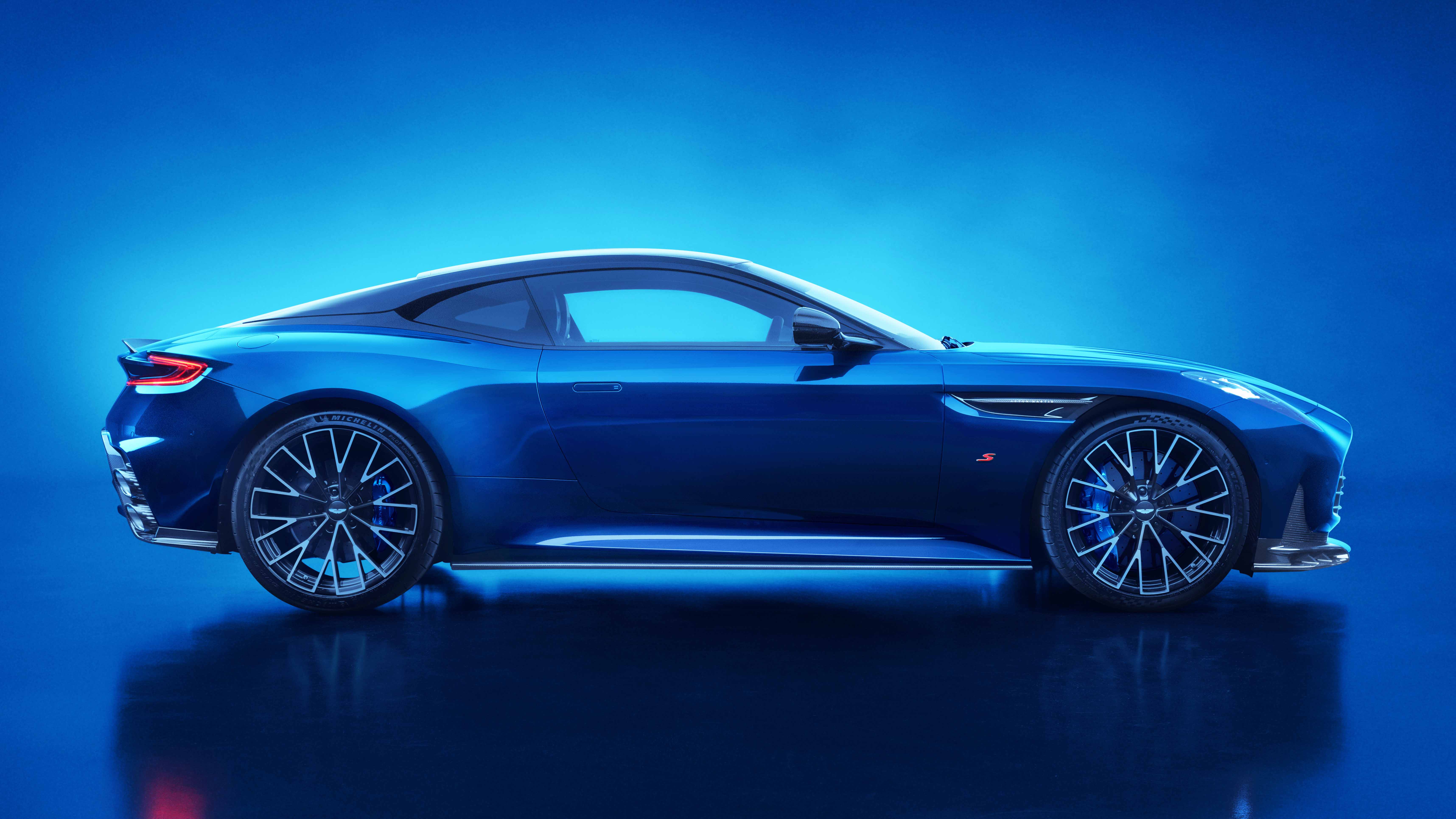 Aston Martin DB12 S