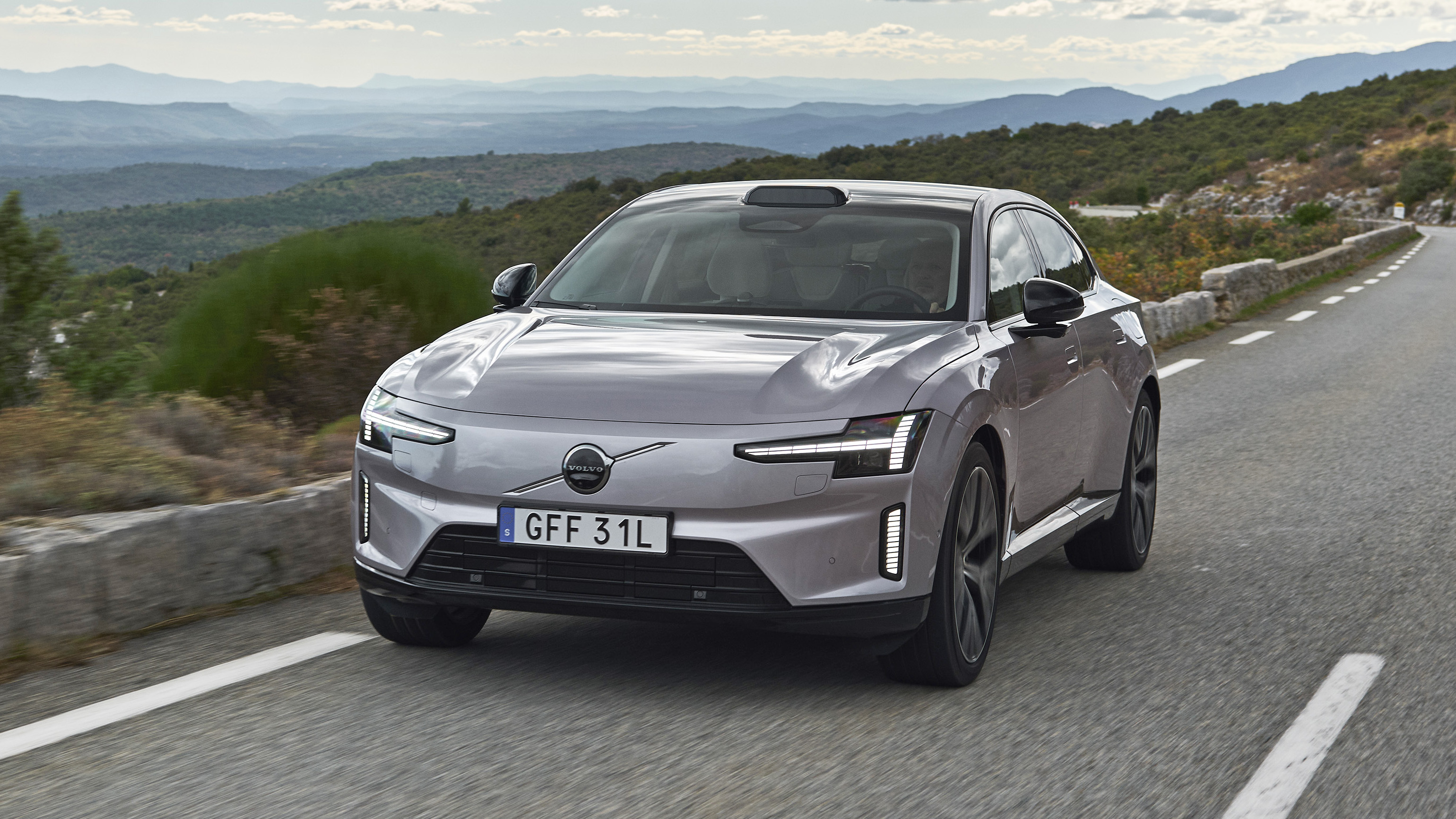 2025 Volvo ES90 front action