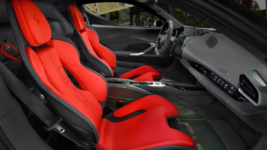 페라리 SC40 인테리어 카본 케블라