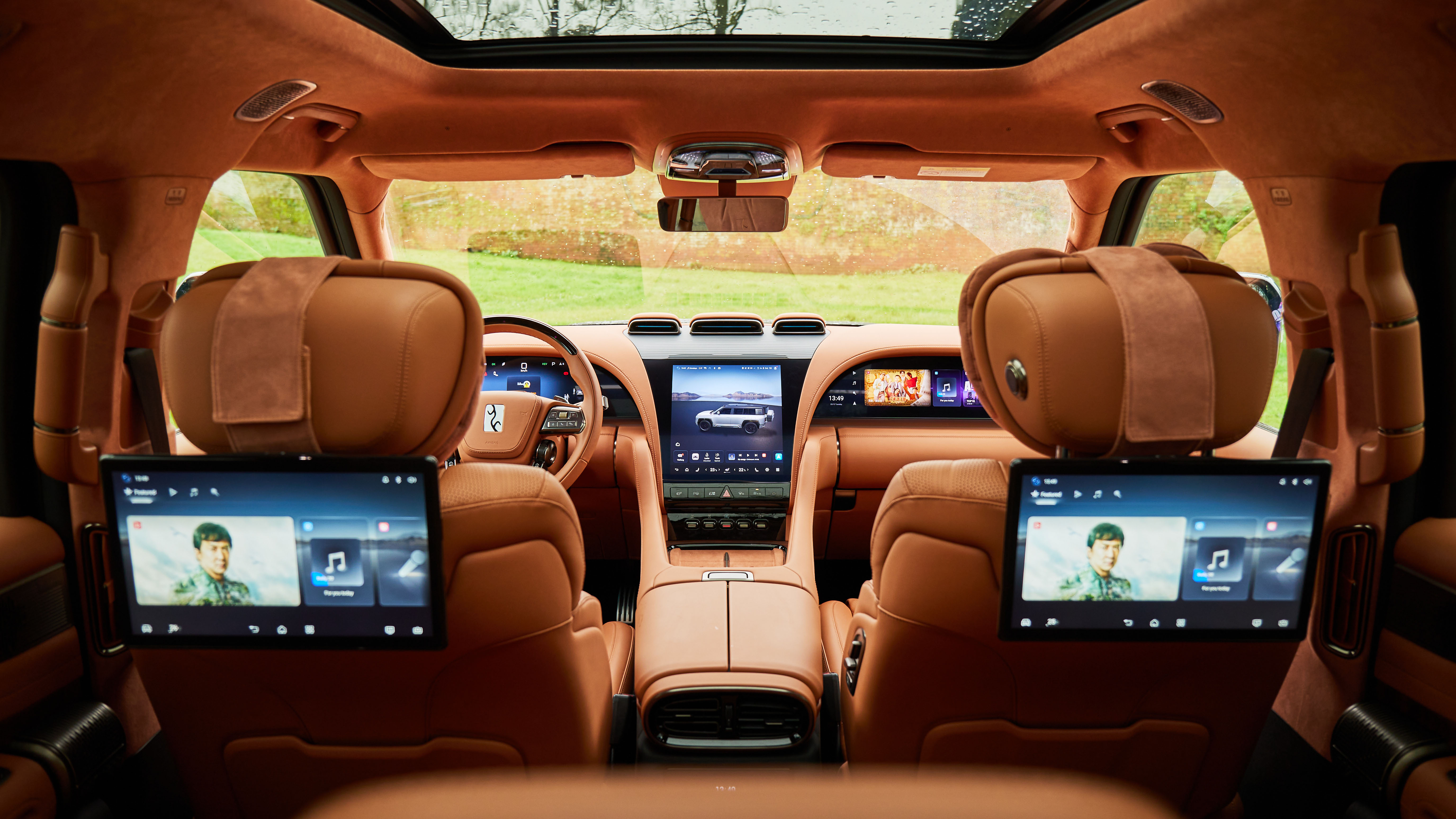 Yangwang U8 SUV interior and screens