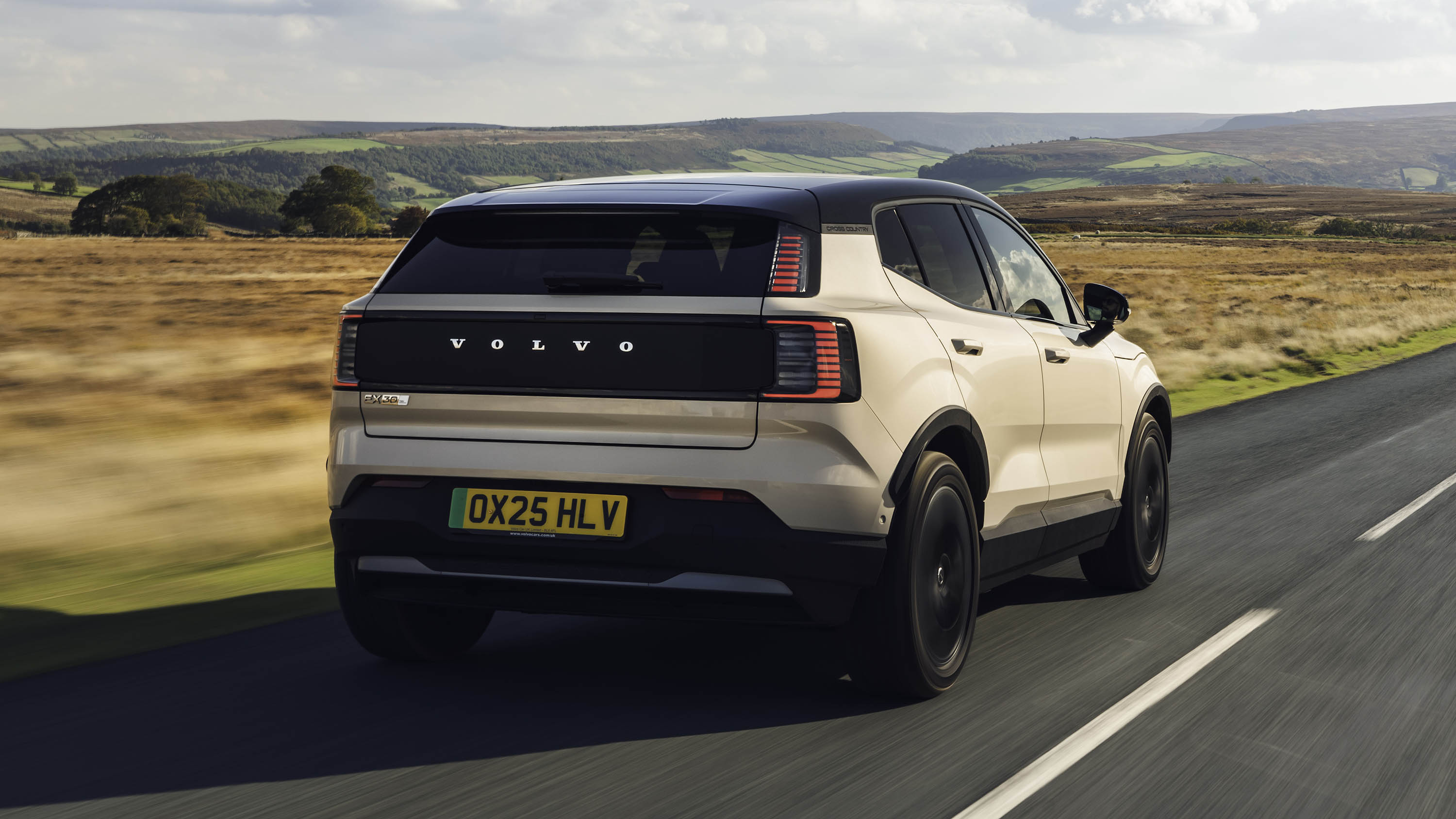 Volvo EX30 Cross Country UK rear