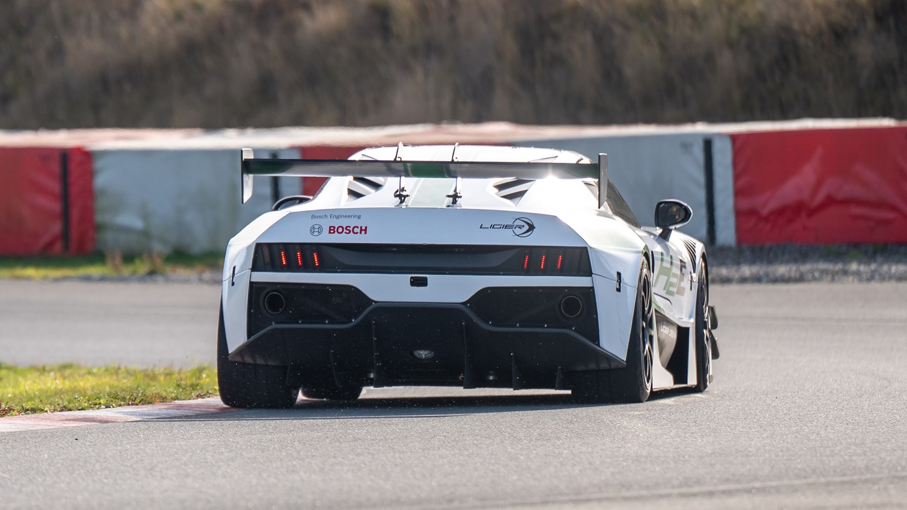 This hydrogen-powered V6 racecar is here to save the combustion engine ...
