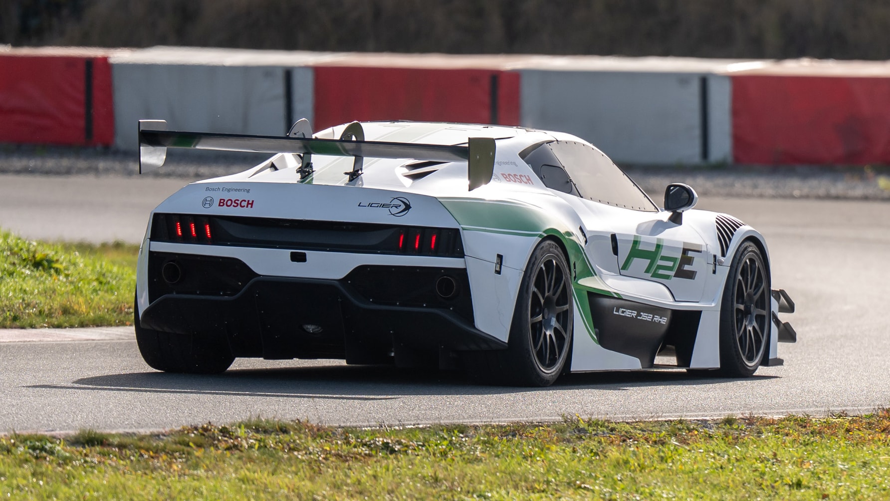 This hydrogen-powered V6 racecar is here to save the combustion engine ...