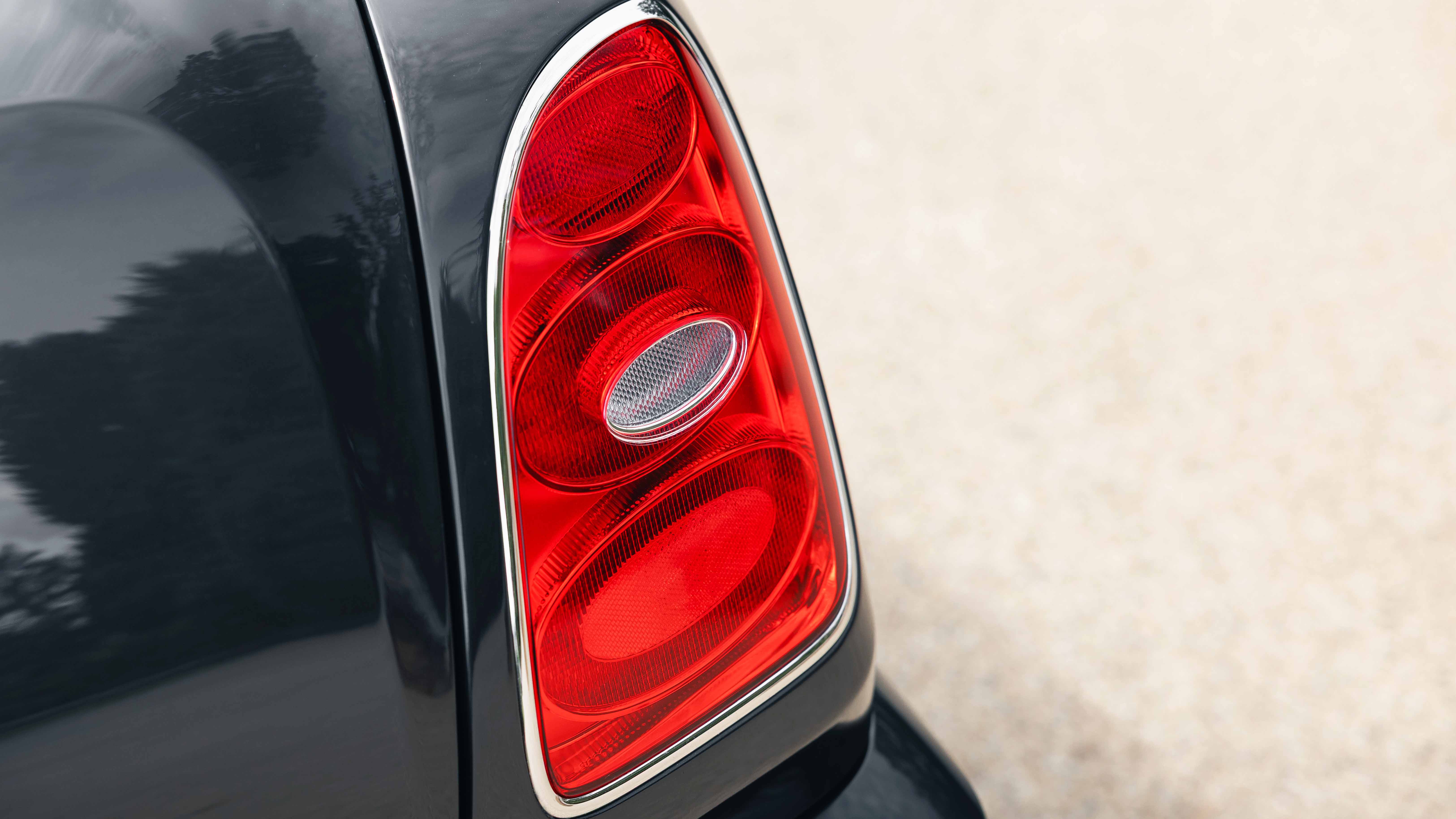 Bentley Brooklands Coupe exterior light