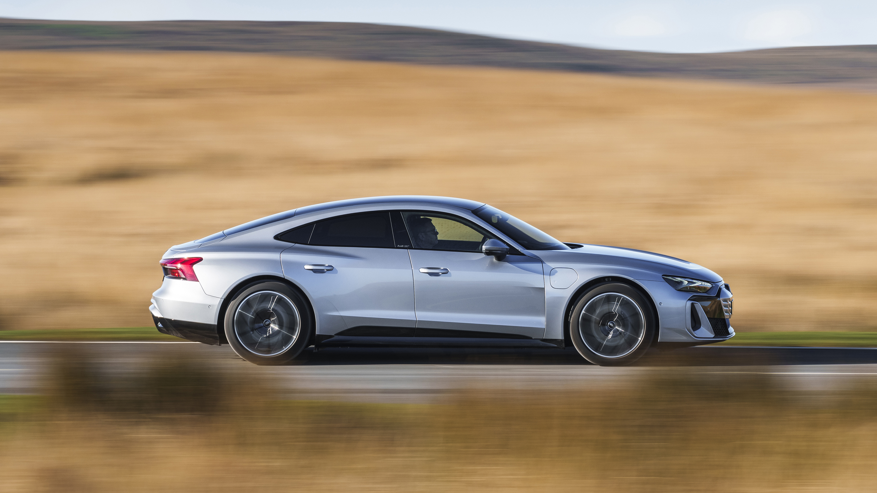 Audi e-tron GT quattro silver