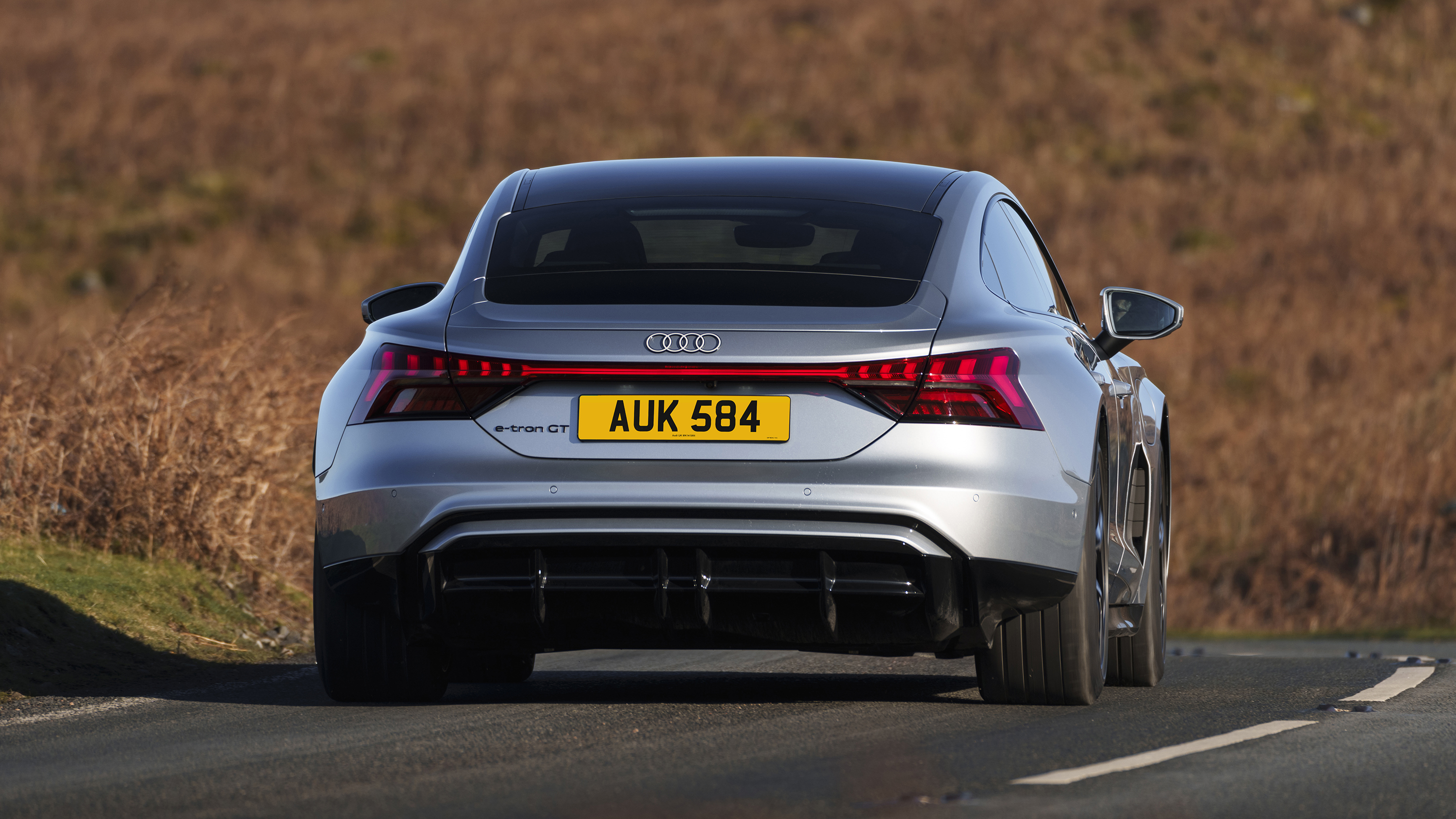 Audi e-tron GT quattro silver