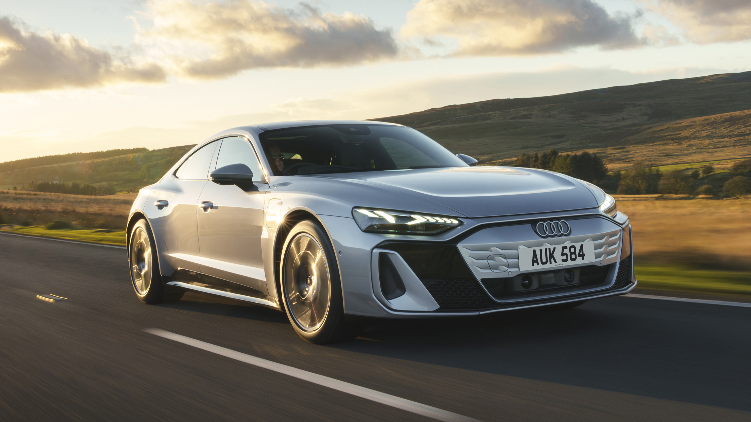 Audi e-tron GT quattro silver