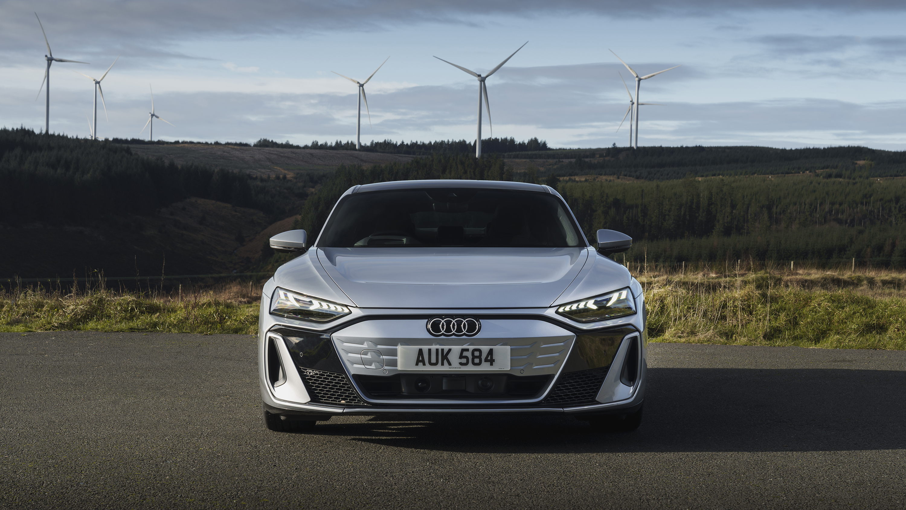 Audi e-tron GT quattro silver