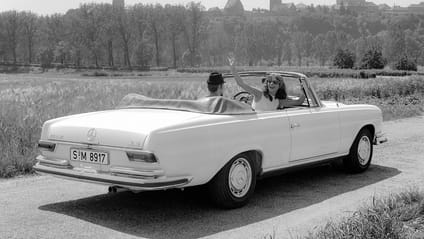 MERCEDES-BENZ 220 SE 