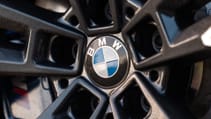 BMW 550e wheel close up