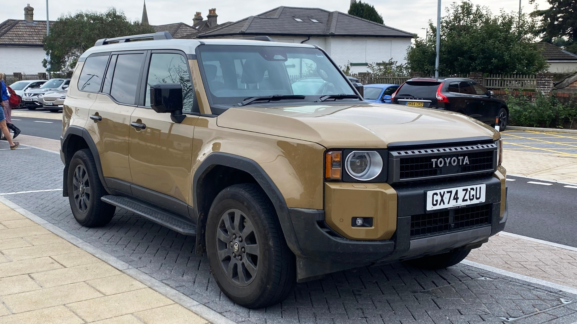 Land Cruiser pictured from the side parked on a road
