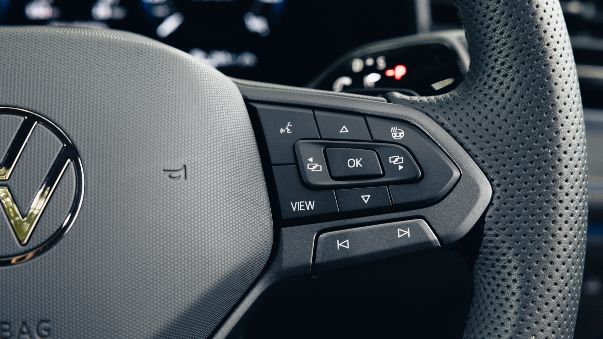 Close up of Volkswagen Passat Estate steering wheel