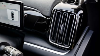 BYD Sealion 5 Interior Layout & Technology | Top Gear