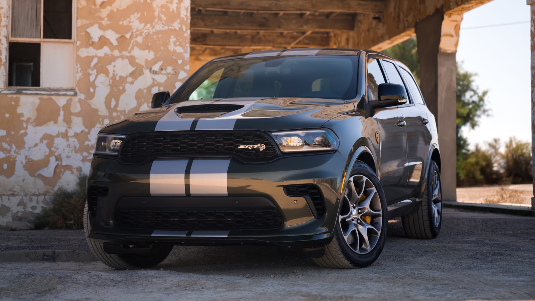 Dodge Durango Hellcat Jailbreak (US) review: brute strength thrills ...