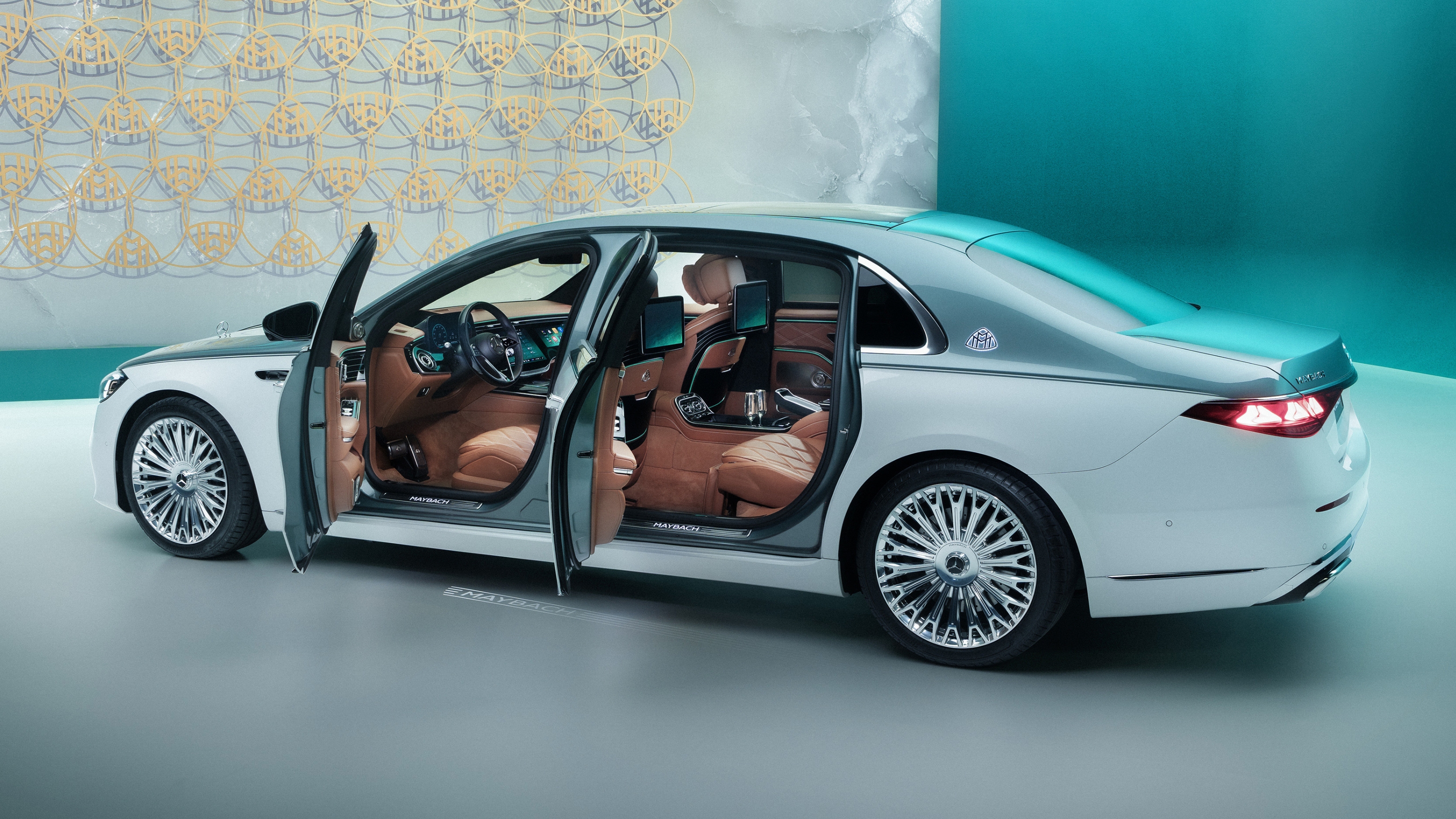The uber luxurious Mercedes-Maybach S-Class has arrived, and it'll ...