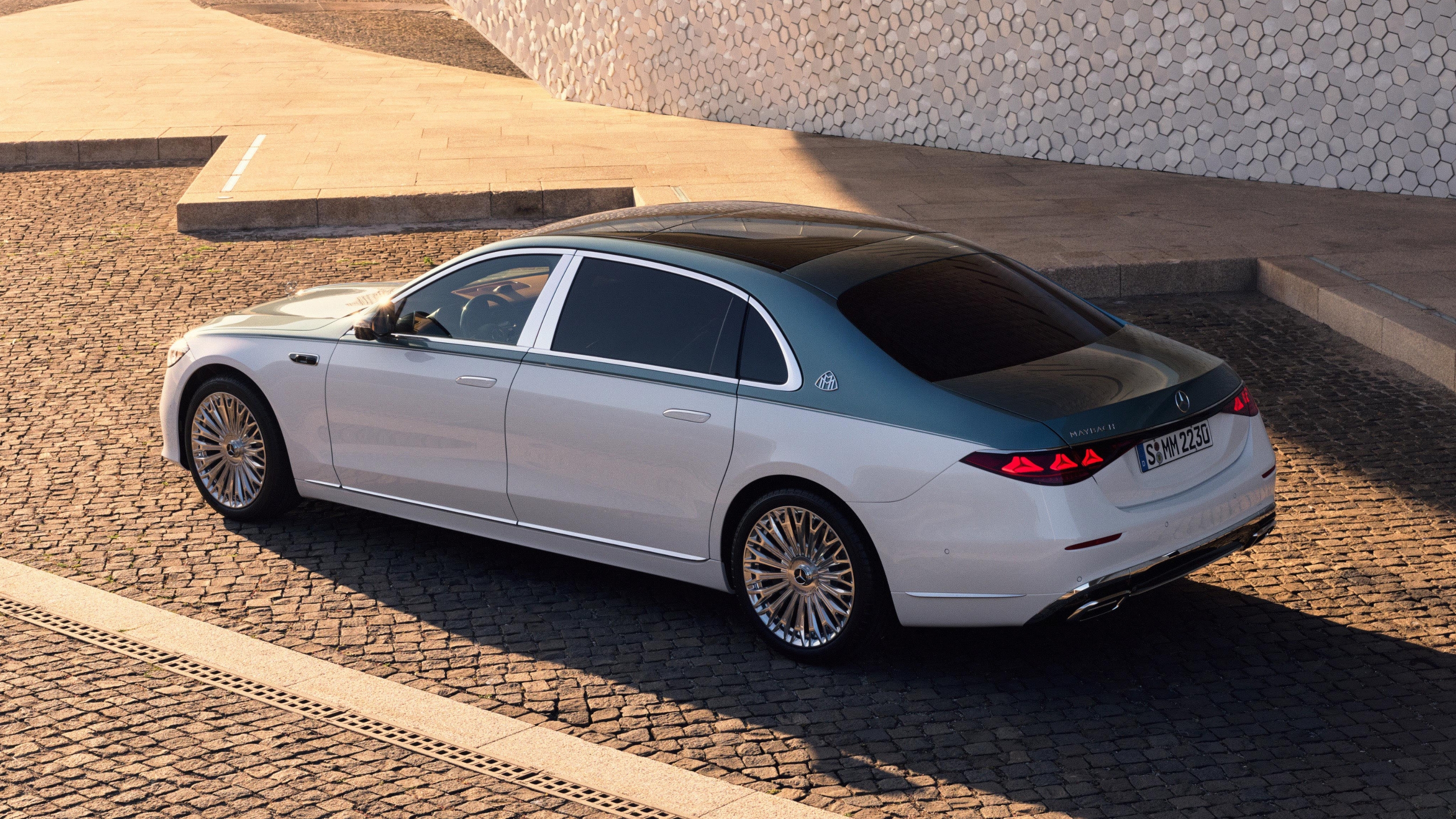 The uber luxurious Mercedes-Maybach S-Class has arrived, and it'll ...