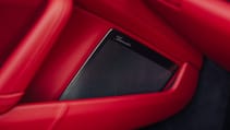 Porsche 911 Turbo S speaker