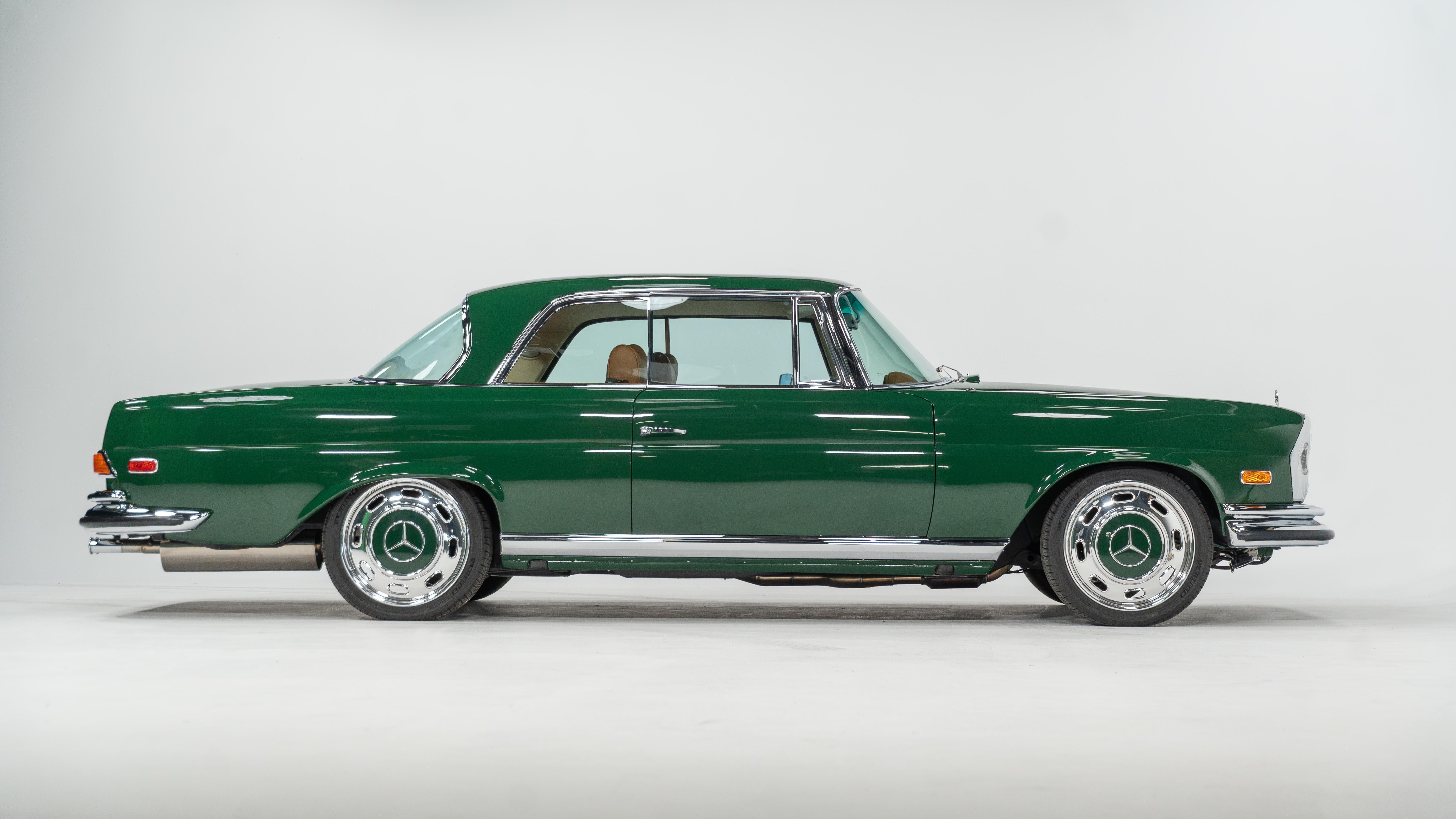 Mercedes-Benz 280SE Retro Designs