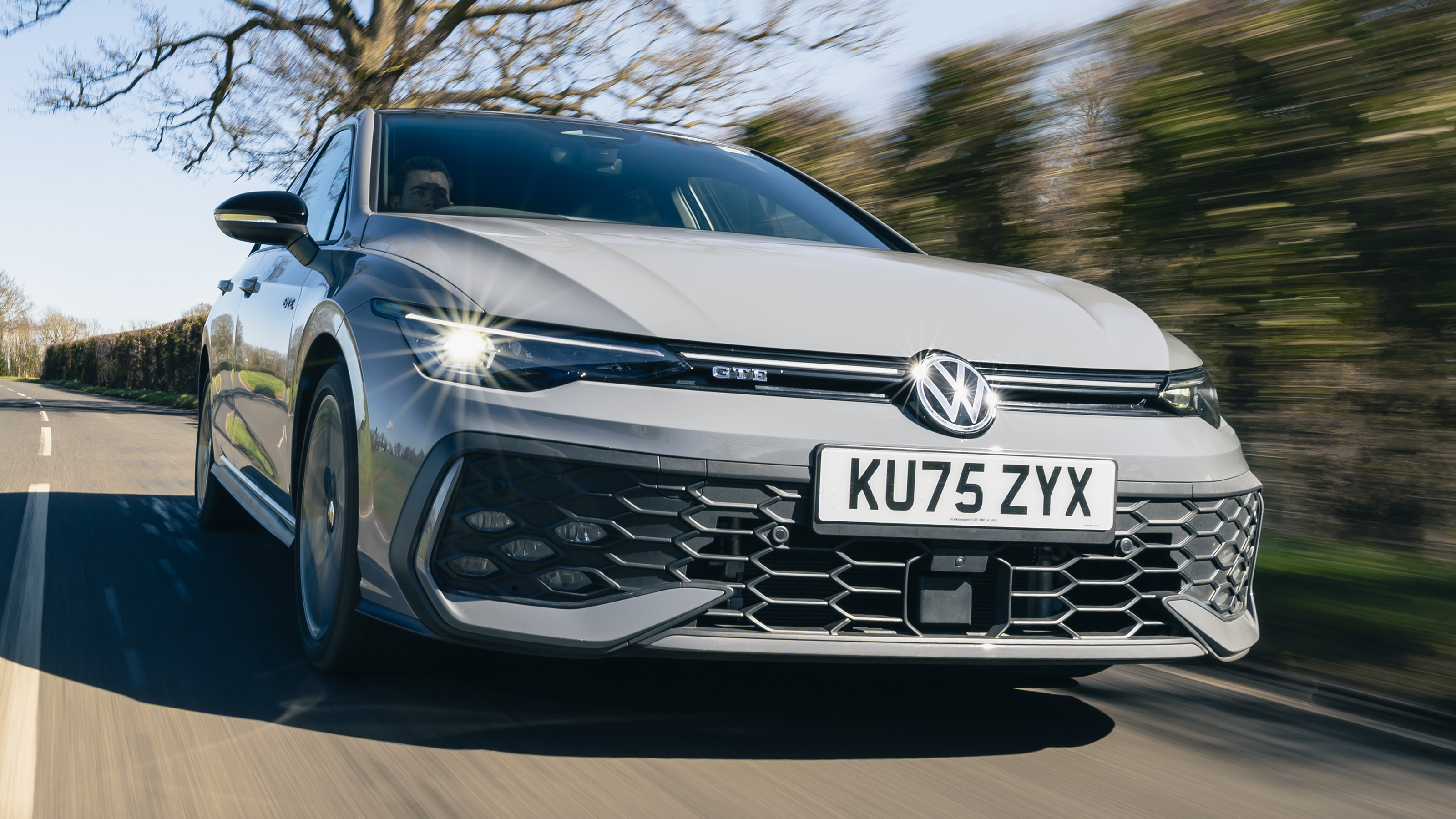 Volkswagen Golf GTE front
