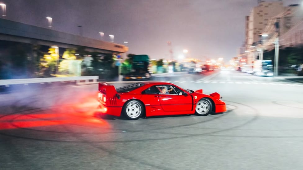 Lewis Hamilton Ferrari F40 Tokyo