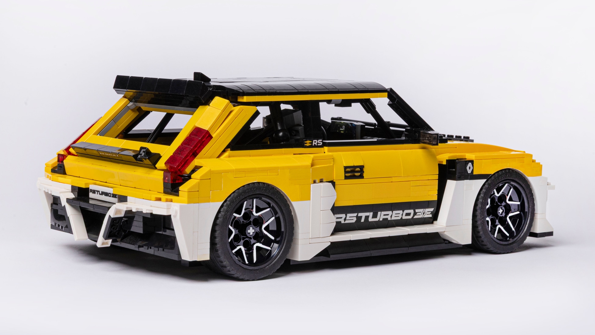Renault wants this fan-built R5 Turbo 3E to become an official Lego set ...