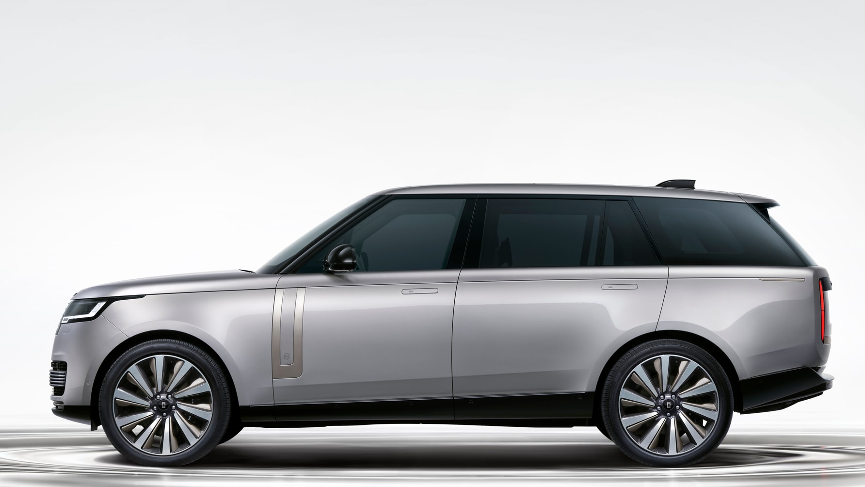 The Range Rover SV Ultra is the most Range Rovery modern Range Rover ...