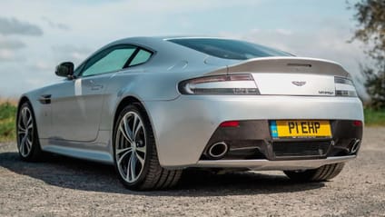 Aston Martin V12 Vantage 