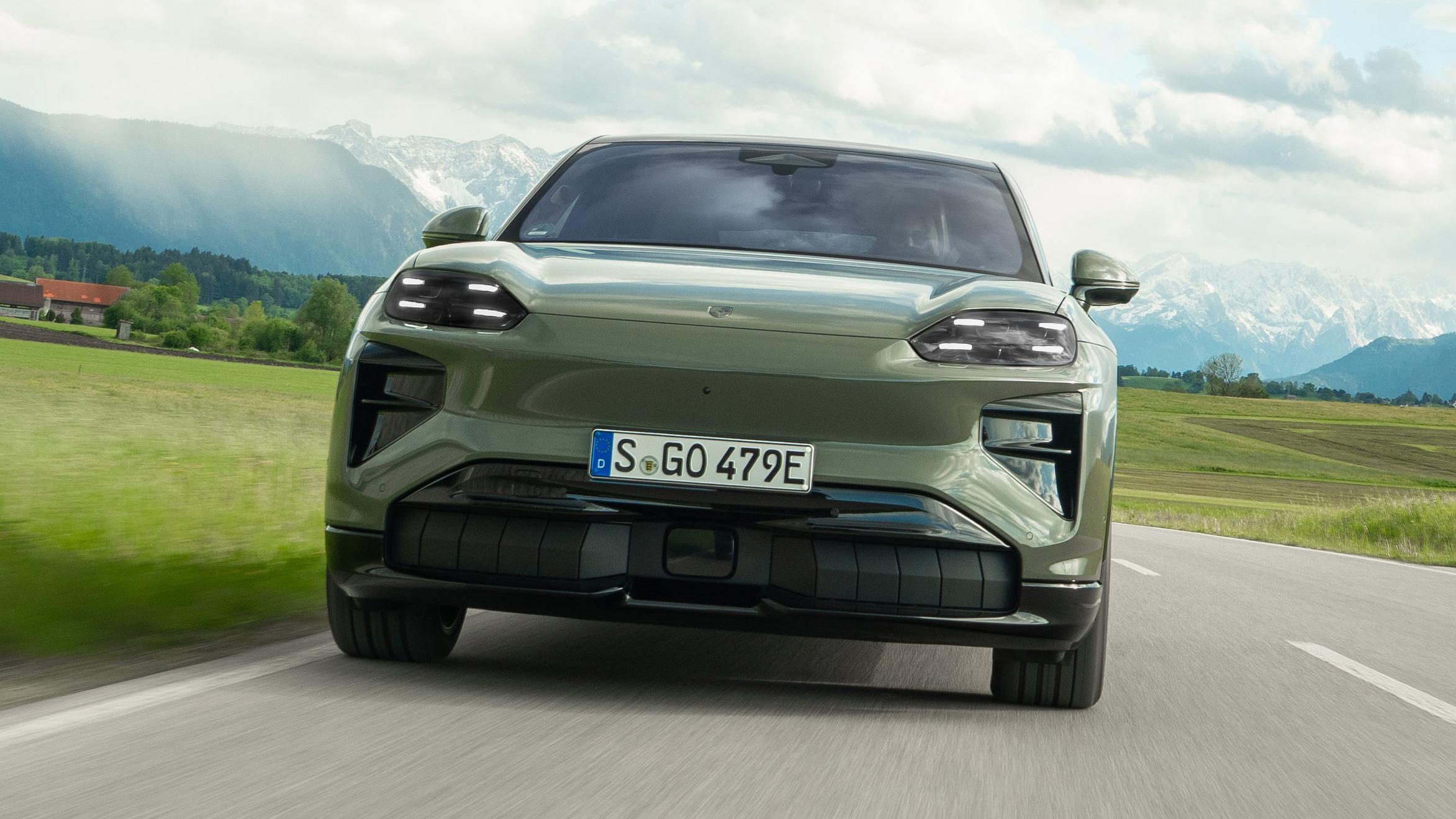 Porsche Cayenne Coupe Electric front