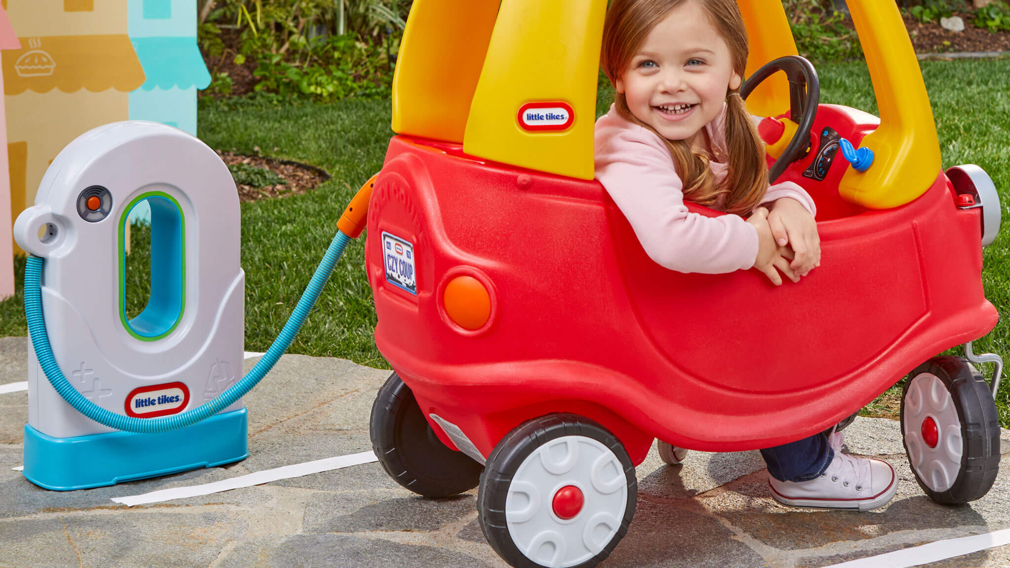 Cozy Coupe E-Charging Station Top Gear