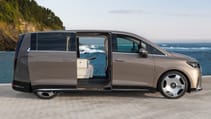 Mercedes VLE side