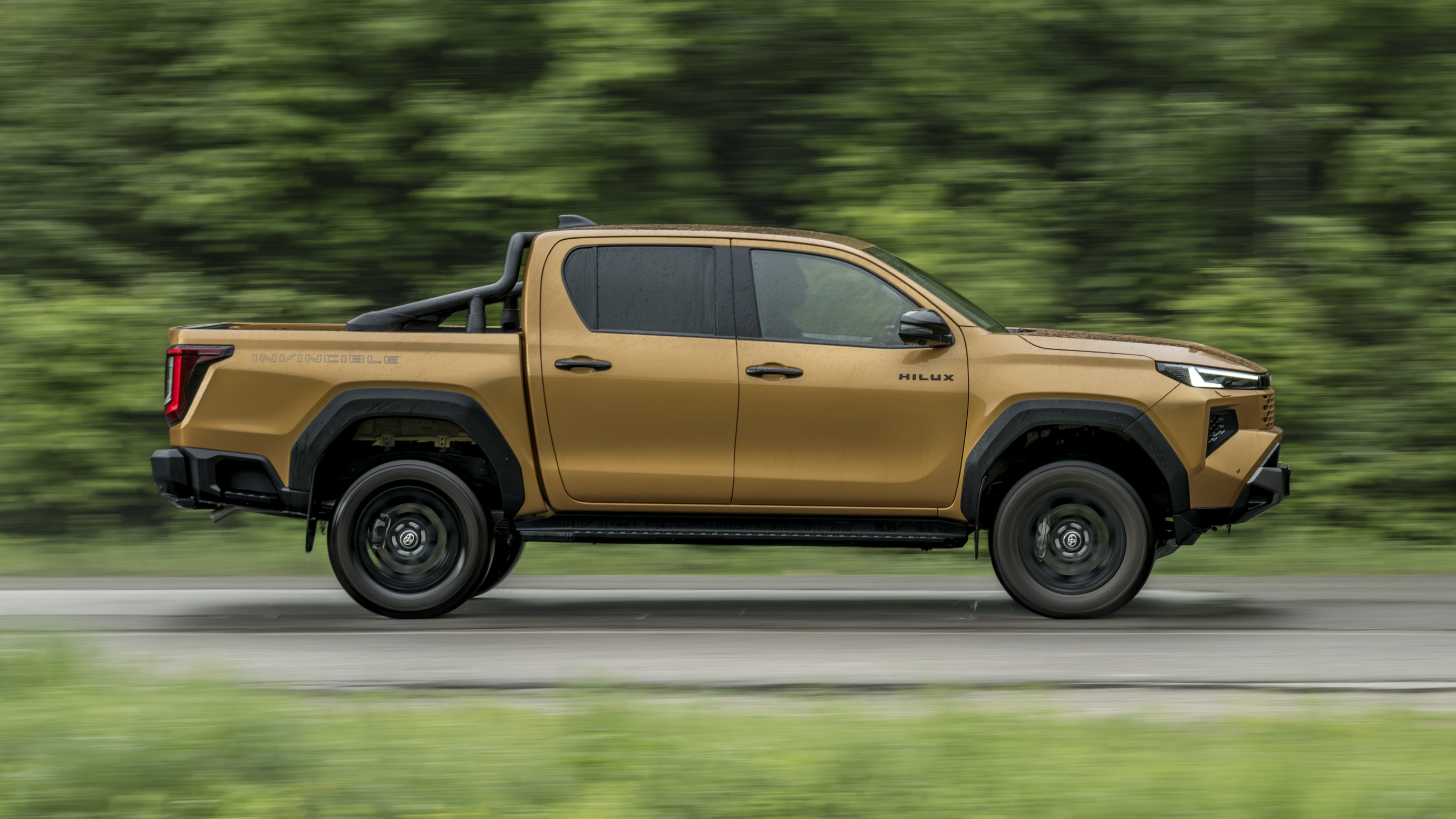 Toyota Hilux side
