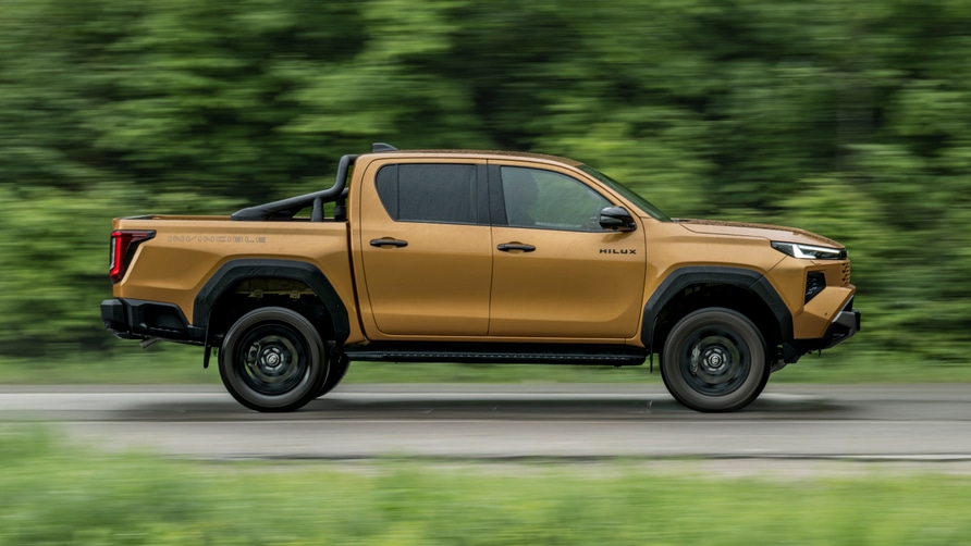 Toyota Hilux Interior Layout & Technology | Top Gear