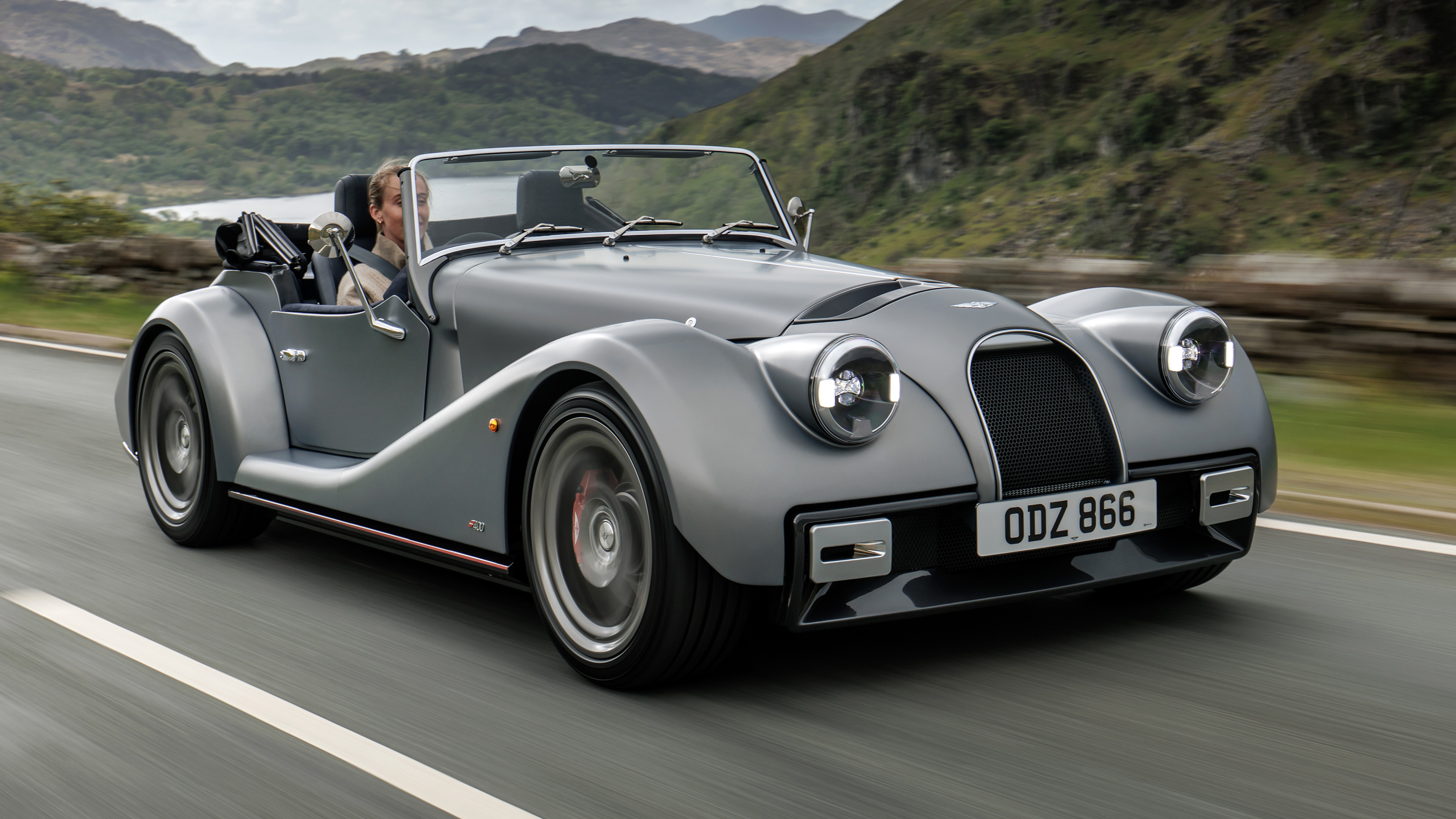 Morgan Supersport 400 front three quarters