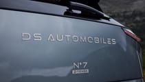 DS No 7 badge