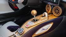 Hennessey Venom F5-M gear lever
