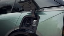 DS No 7 charging port